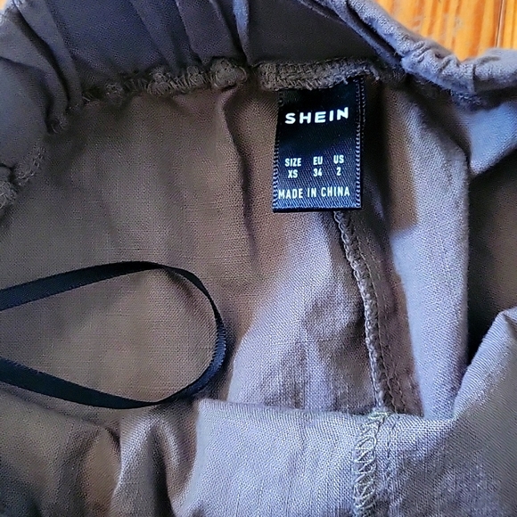 Shorts - Picture 3 of 3